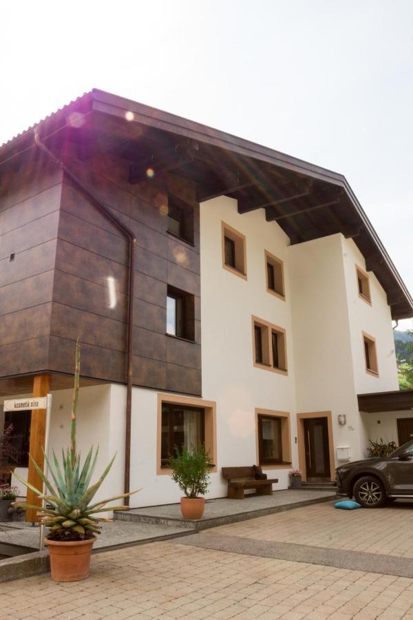 Haus Ganeu Apartment